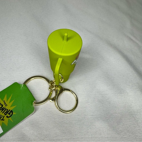 Bioworld Grinch Tumbler Keychain - Picture 2 of 4